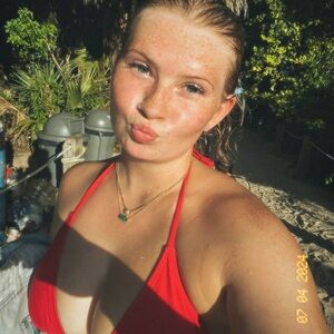 Meet your Posher, Hailey